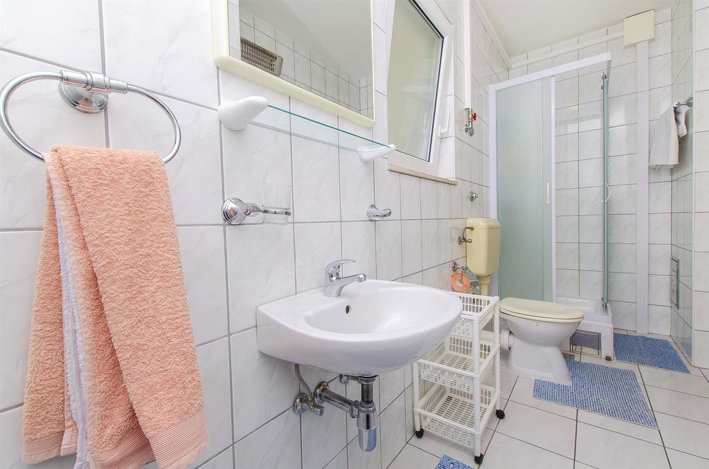 Apartments And Rooms Iva Trogir Exterior foto