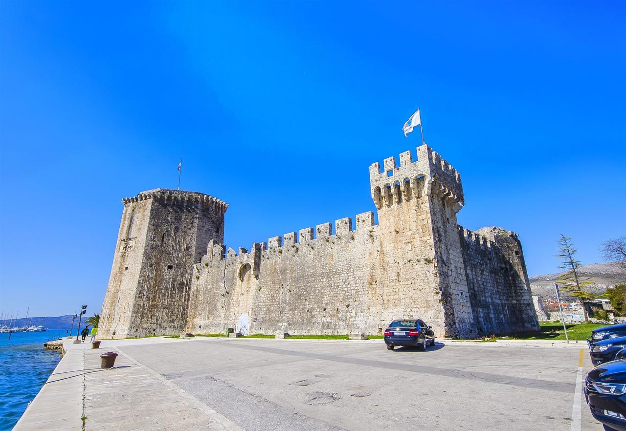 Apartments And Rooms Iva Trogir Exterior foto