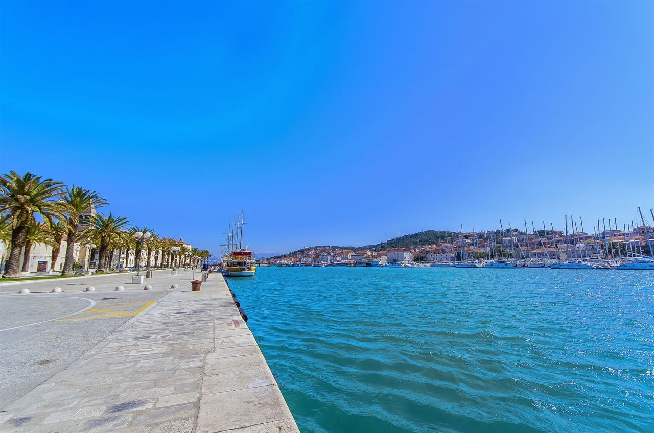 Apartments And Rooms Iva Trogir Exterior foto