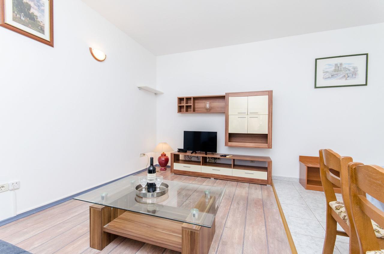 Apartments And Rooms Iva Trogir Exterior foto
