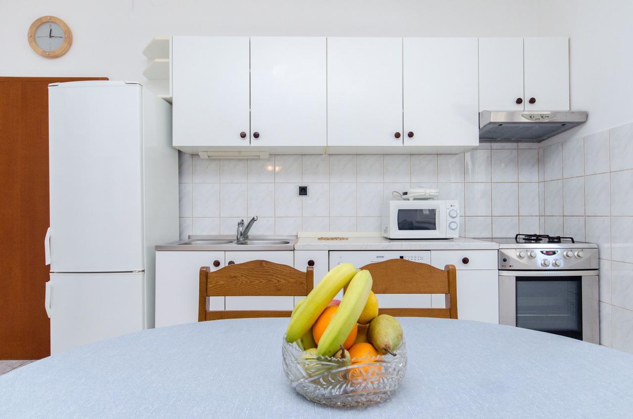Apartments And Rooms Iva Trogir Exterior foto